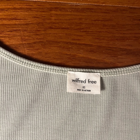 Aritzia Wilfred Free Only Tie Front T-Shirt in Yucca Green and Light Brown - Picture 3 of 6